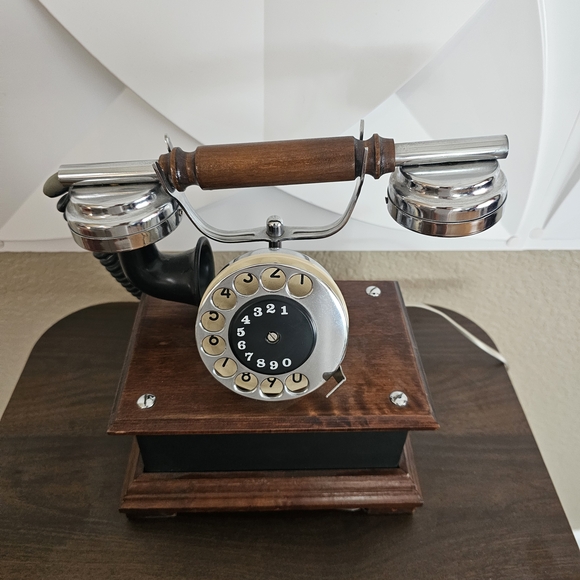USA converted landline telephone, European wooden phone from the 1920s to 1940s - Picture 1 of 10